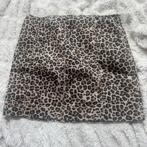 Cheetah skirt - Picture 2 of 2